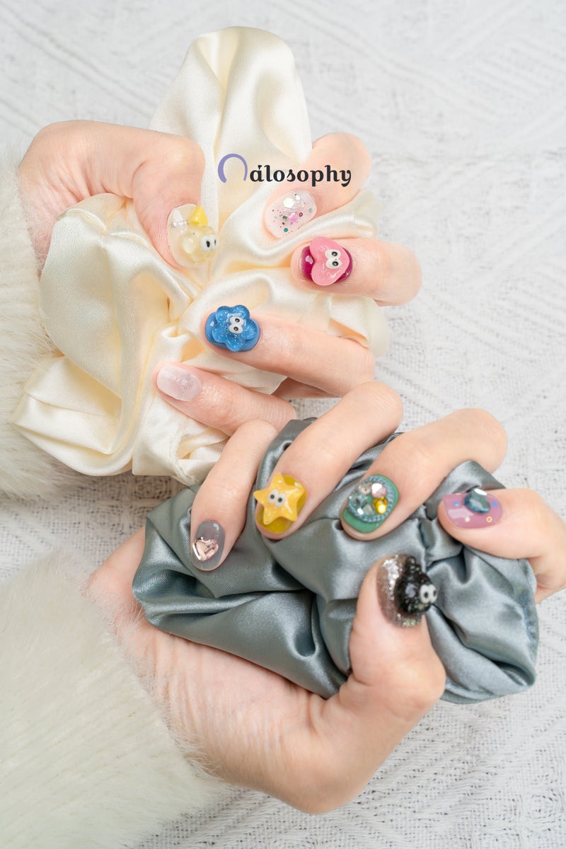 Nailosophy أظافر فاخرة مصنوعة يدويًا قابلة للصق 3D أرواح غبار لطيفة ونجوم حلوى | شكل دائري - Image 4